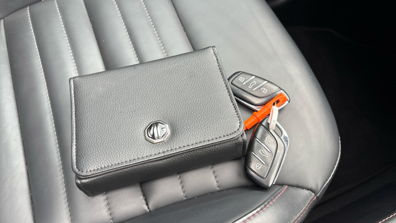 MG Hs 1.5 T-GDI PHEV Exclusive 5dr Auto Hatchback